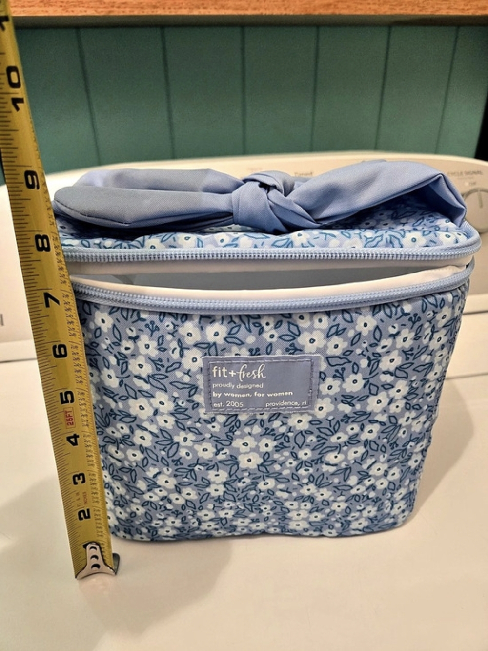 Floral  Lined Lunch Tote Blue & White